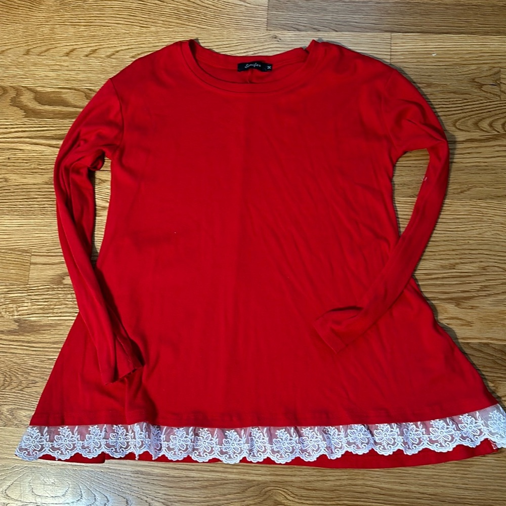 Red lo no shirt with built in lace